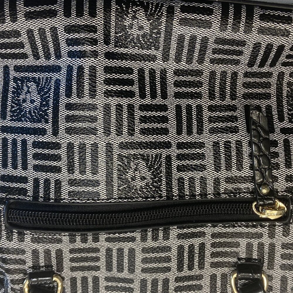 Anne Klein Small Rectangular Handbag - Picture 6 of 6